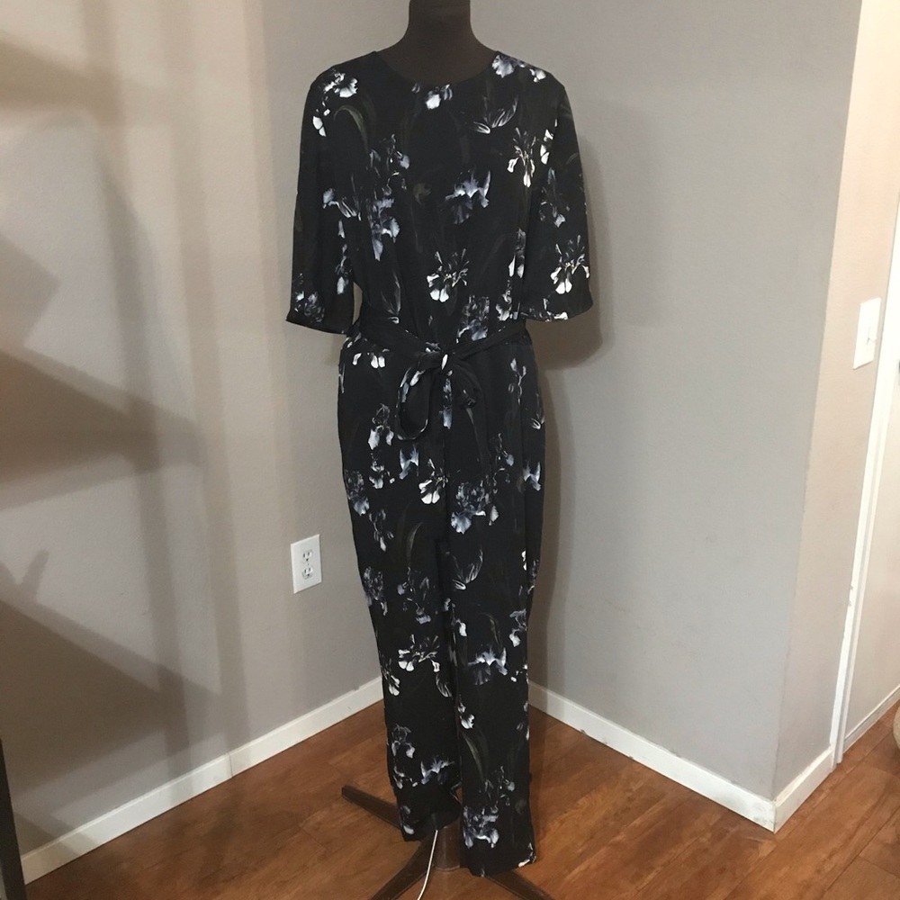 PLUS SIZE H&M+ Black floral jumpsuit
